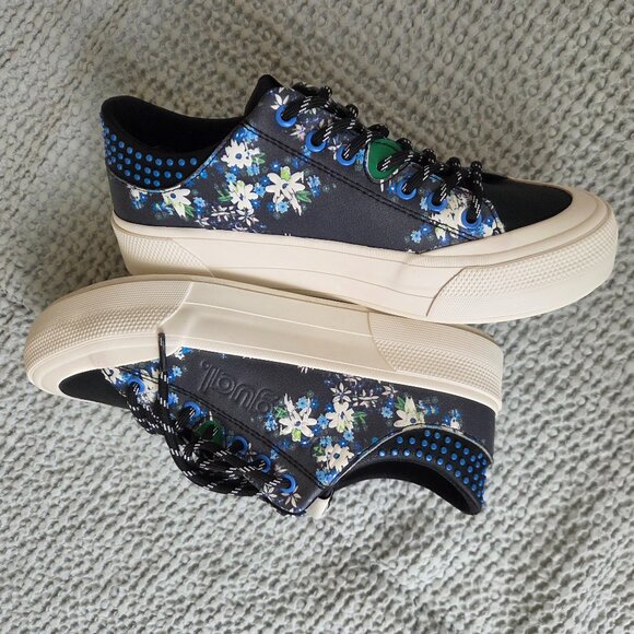 DESIGUAL NEW sneakers black flowers US6.5 With a box. - Picture 2 of 7